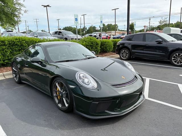 2018 Porsche 911 GT3 Touring in Exterior in Custom Color Non-Metallic — photo 5