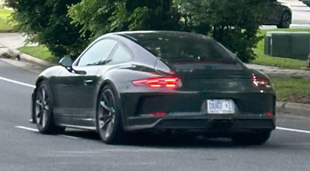 2018 Porsche 911 GT3 Touring in Exterior in Custom Color Non-Metallic — photo 6