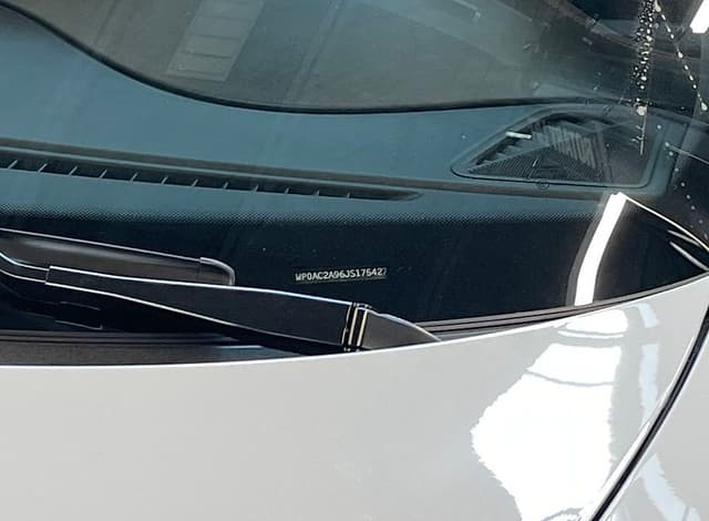 2018 Porsche 911 GT3 Touring in Chalk — photo 6