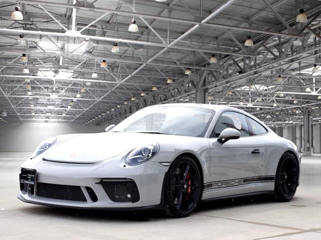 2018 Porsche 911 GT3 Touring in Chalk — photo 11