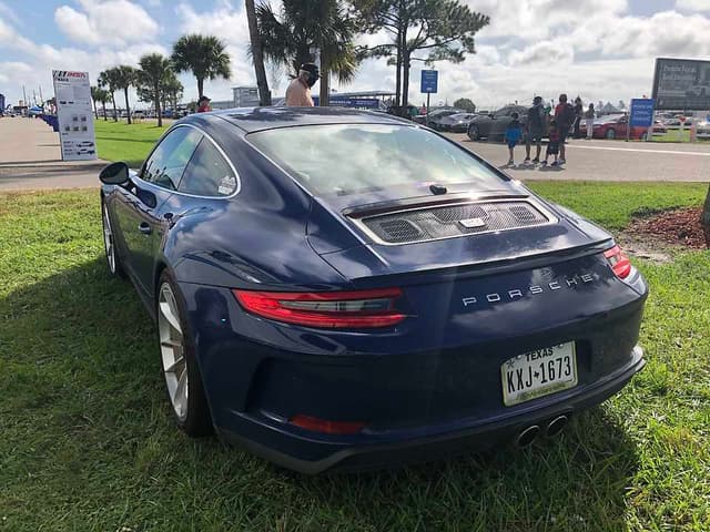 2018 Porsche 911 GT3 Touring in Exterior in Custom Color Non-Metallic — photo 3