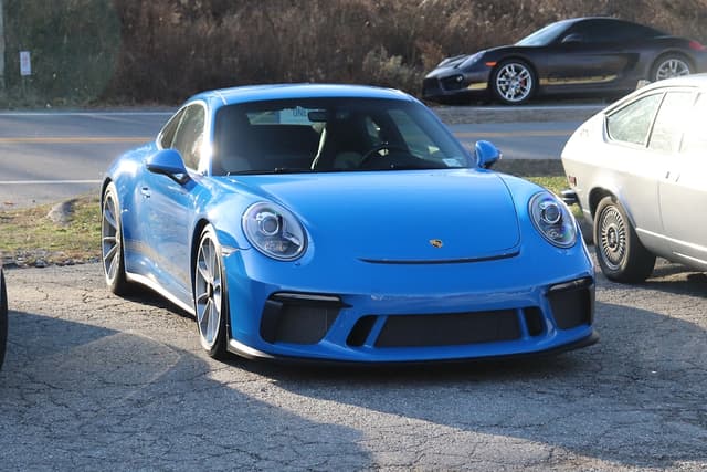 2018 Porsche 911 GT3 Touring in Exterior in Custom Color Non-Metallic — photo 7