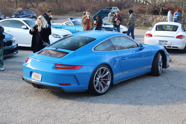2018 Porsche 911 GT3 Touring in Exterior in Custom Color Non-Metallic — photo 8