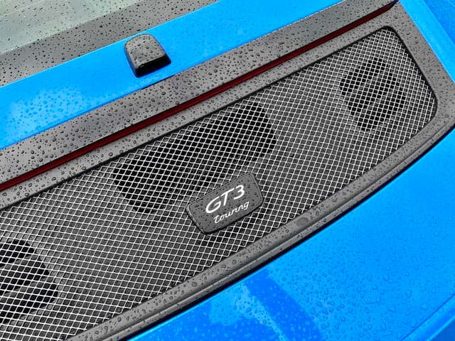 2018 Porsche 911 GT3 Touring in Exterior in Custom Color Non-Metallic — photo 10