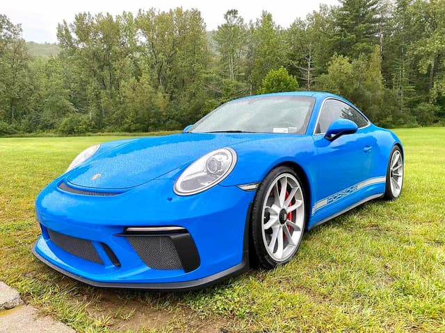 2018 Porsche 911 GT3 Touring in Exterior in Custom Color Non-Metallic — photo 12