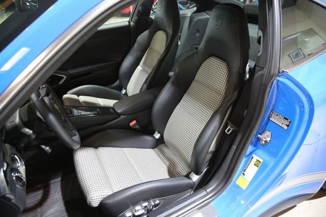 2018 Porsche 911 GT3 Touring in Exterior in Custom Color Non-Metallic — photo 16