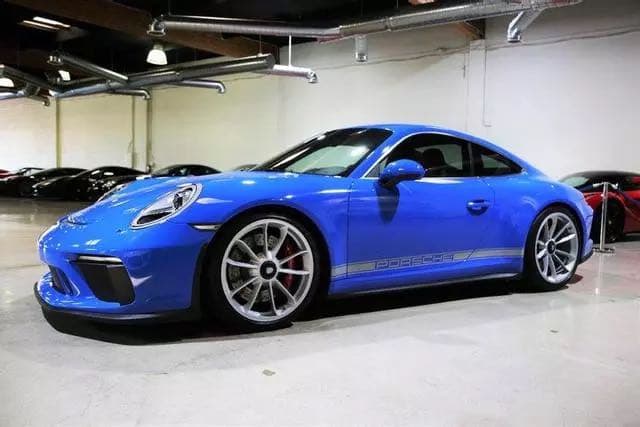 2018 Porsche 911 GT3 Touring in Exterior in Custom Color Non-Metallic — photo 17