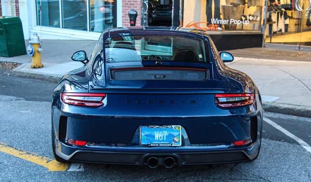 2018 Porsche 911 GT3 Touring in Exterior in Custom Color Non-Metallic — photo 7