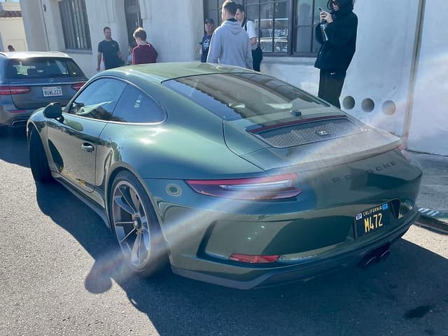 2018 Porsche 911 GT3 Touring in Exterior in Custom Color Metallic — photo 2