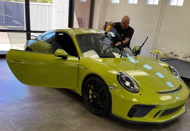 2018 Porsche 911 GT3 Touring in Exterior in Custom Color Non-Metallic — photo 5