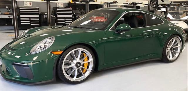 2018 Porsche 911 GT3 Touring in Exterior in Custom Color Non-Metallic — photo 4