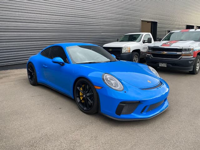 2018 Porsche 911 GT3 Touring in Exterior in Custom Color Non-Metallic — photo 7