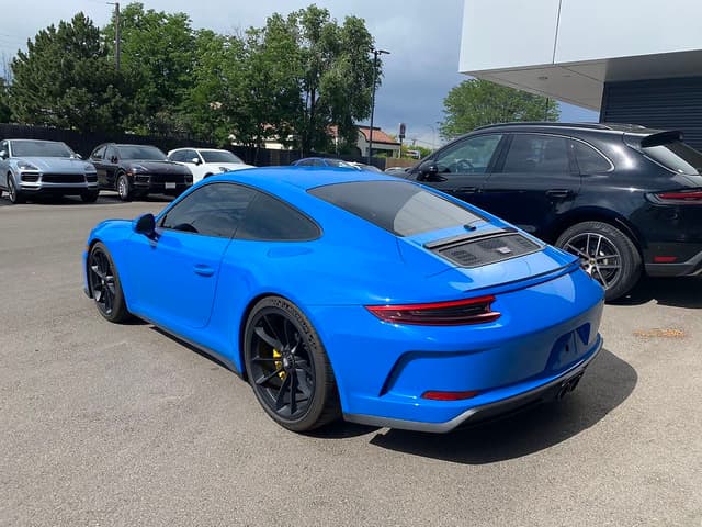 2018 Porsche 911 GT3 Touring in Exterior in Custom Color Non-Metallic — photo 8