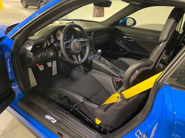 2018 Porsche 911 GT3 Touring in Exterior in Custom Color Non-Metallic — photo 11
