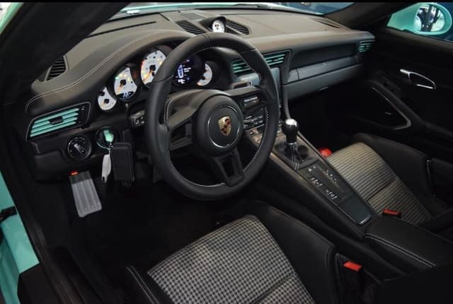 2018 Porsche 911 GT3 Touring in Exterior in Custom Color Non-Metallic — photo 3