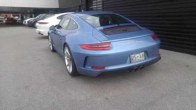 2018 Porsche 911 GT3 Touring in Exterior in Custom Color Metallic — photo 3