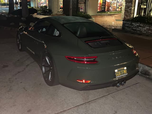 2019 Porsche 911 GT3 Touring in Exterior in Custom Color Non-Metallic — photo 3