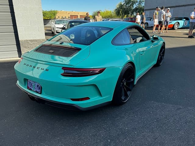 2018 Porsche 911 GT3 Touring in Exterior in Custom Color Non-Metallic — photo 2