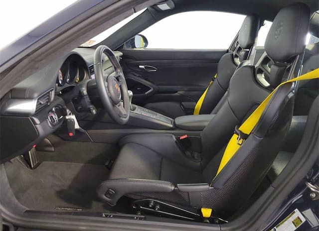 2018 Porsche 911 GT3 Touring in Exterior in Custom Color Non-Metallic — photo 4