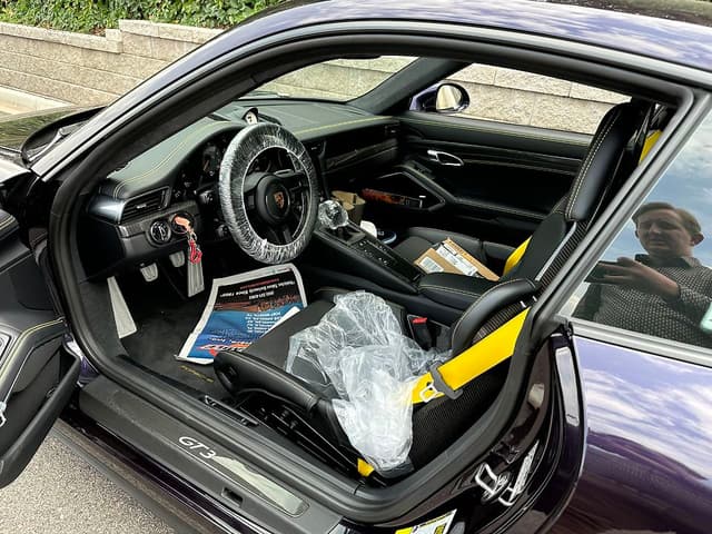 2019 Porsche 911 GT3 Touring in Exterior in Custom Color Metallic — photo 5