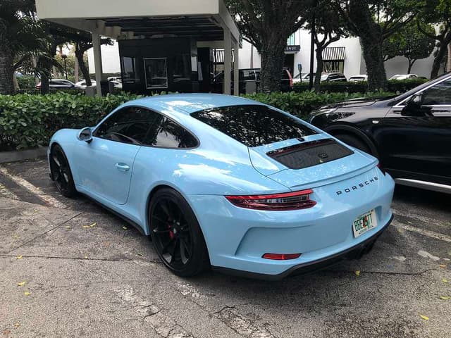 2018 Porsche 911 GT3 Touring in Exterior in Custom Color Non-Metallic — photo 2