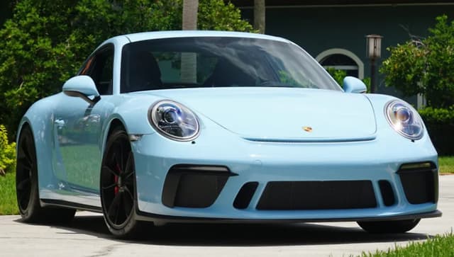 2018 Porsche 911 GT3 Touring in Exterior in Custom Color Non-Metallic — photo 4