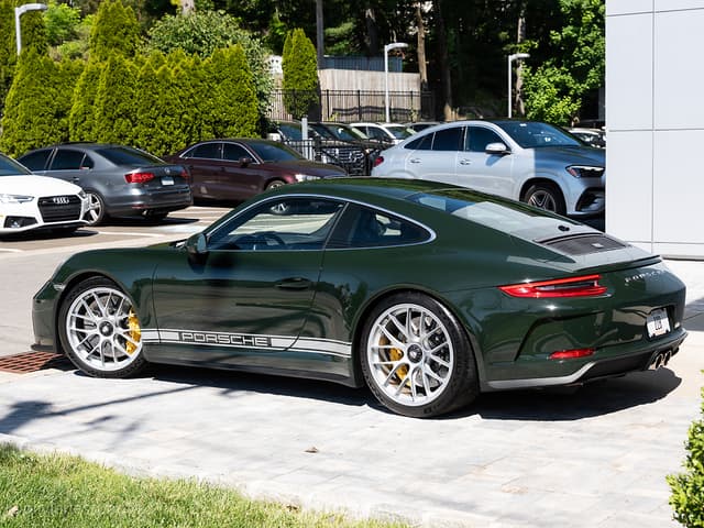 2018 Porsche 911 GT3 Touring in Exterior in Custom Color Non-Metallic — photo 2