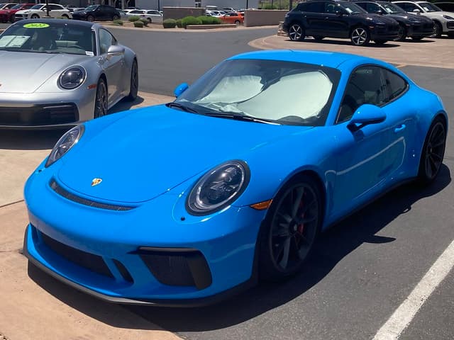 2018 Porsche 911 GT3 Touring in Exterior in Custom Color Non-Metallic — photo 4