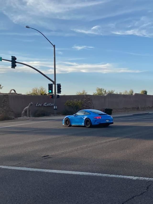 2018 Porsche 911 GT3 Touring in Exterior in Custom Color Non-Metallic — photo 5