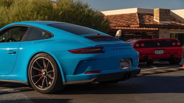 2018 Porsche 911 GT3 Touring in Exterior in Custom Color Non-Metallic — photo 7