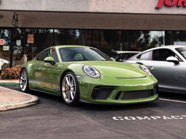 2018 Porsche 911 GT3 Touring in Exterior in Custom Color Non-Metallic — photo 2