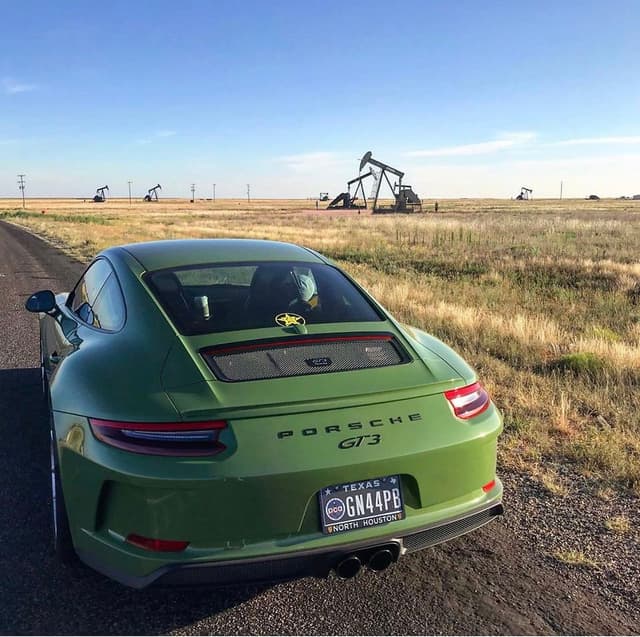2018 Porsche 911 GT3 Touring in Exterior in Custom Color Non-Metallic — photo 2
