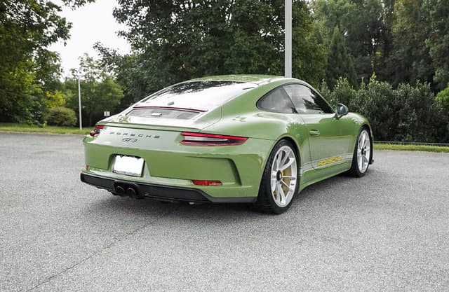 2018 Porsche 911 GT3 Touring in Exterior in Custom Color Non-Metallic — photo 3