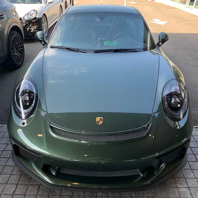 2018 Porsche 911 GT3 Touring in Exterior in Custom Color Metallic — photo 3
