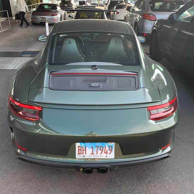 2018 Porsche 911 GT3 Touring in Exterior in Custom Color Metallic — photo 6