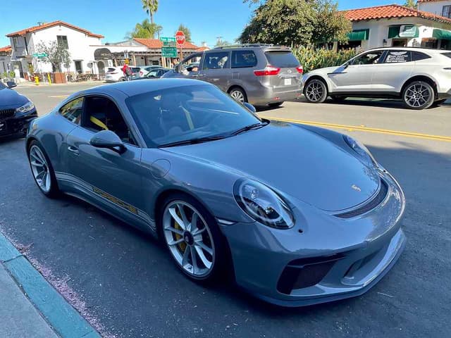 2019 Porsche 911 GT3 Touring in Exterior in Custom Color Non-Metallic — photo 2