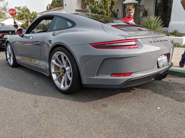 2019 Porsche 911 GT3 Touring in Exterior in Custom Color Non-Metallic — photo 6