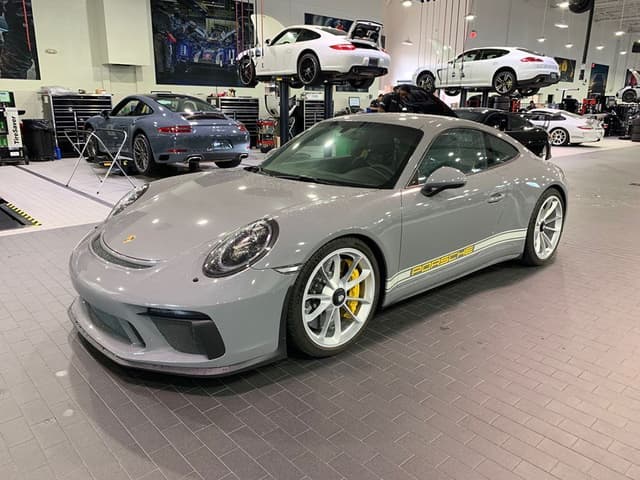 2019 Porsche 911 GT3 Touring in Exterior in Custom Color Non-Metallic — photo 7