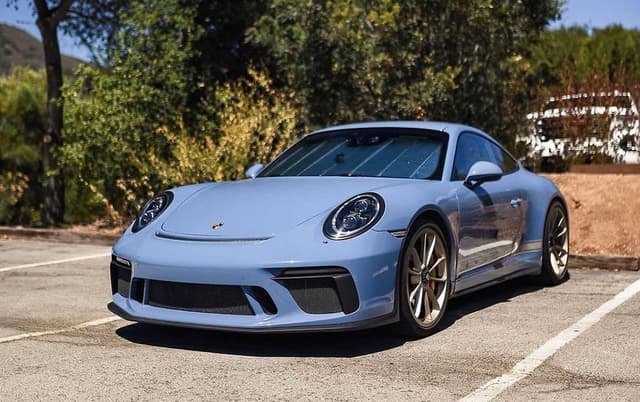 2018 Porsche 911 GT3 Touring in Exterior in Custom Color Non-Metallic — photo 2
