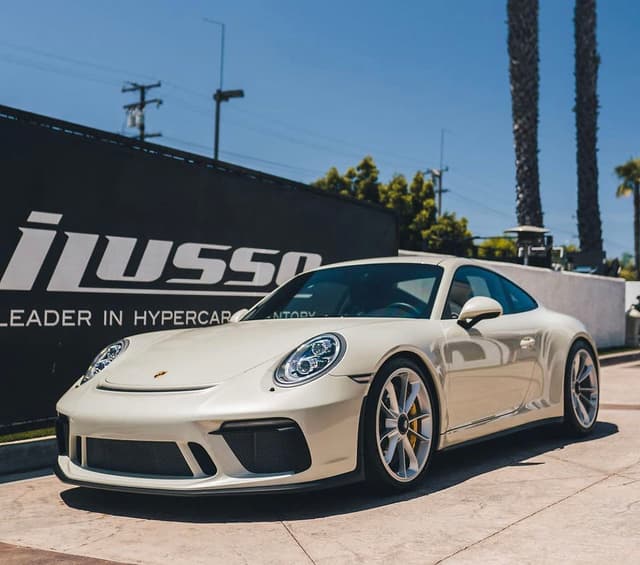 2018 Porsche 911 GT3 Touring in Exterior in Custom Color Metallic — photo 2