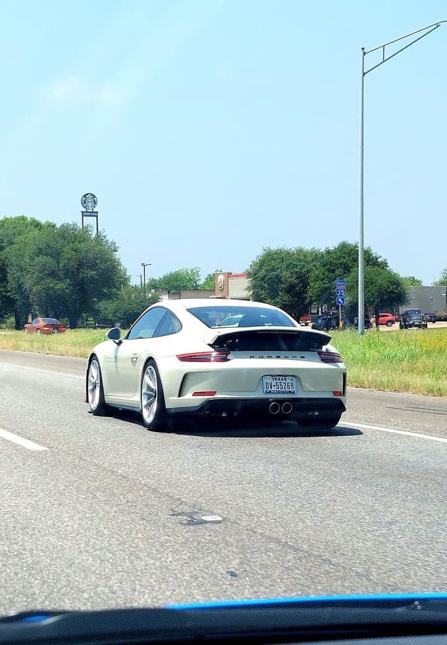 2018 Porsche 911 GT3 Touring in Exterior in Custom Color Metallic — photo 3