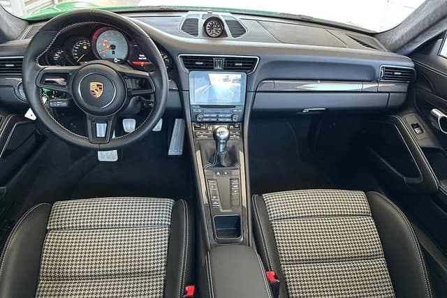 2018 Porsche 911 GT3 Touring in Exterior in Custom Color Non-Metallic — photo 3