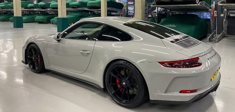 2018 Porsche 911 GT3 Touring in Chalk