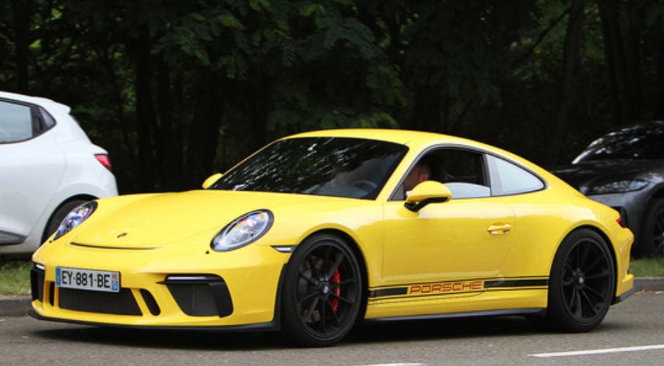 2018 Porsche 911 GT3 Touring in Racing Yellow